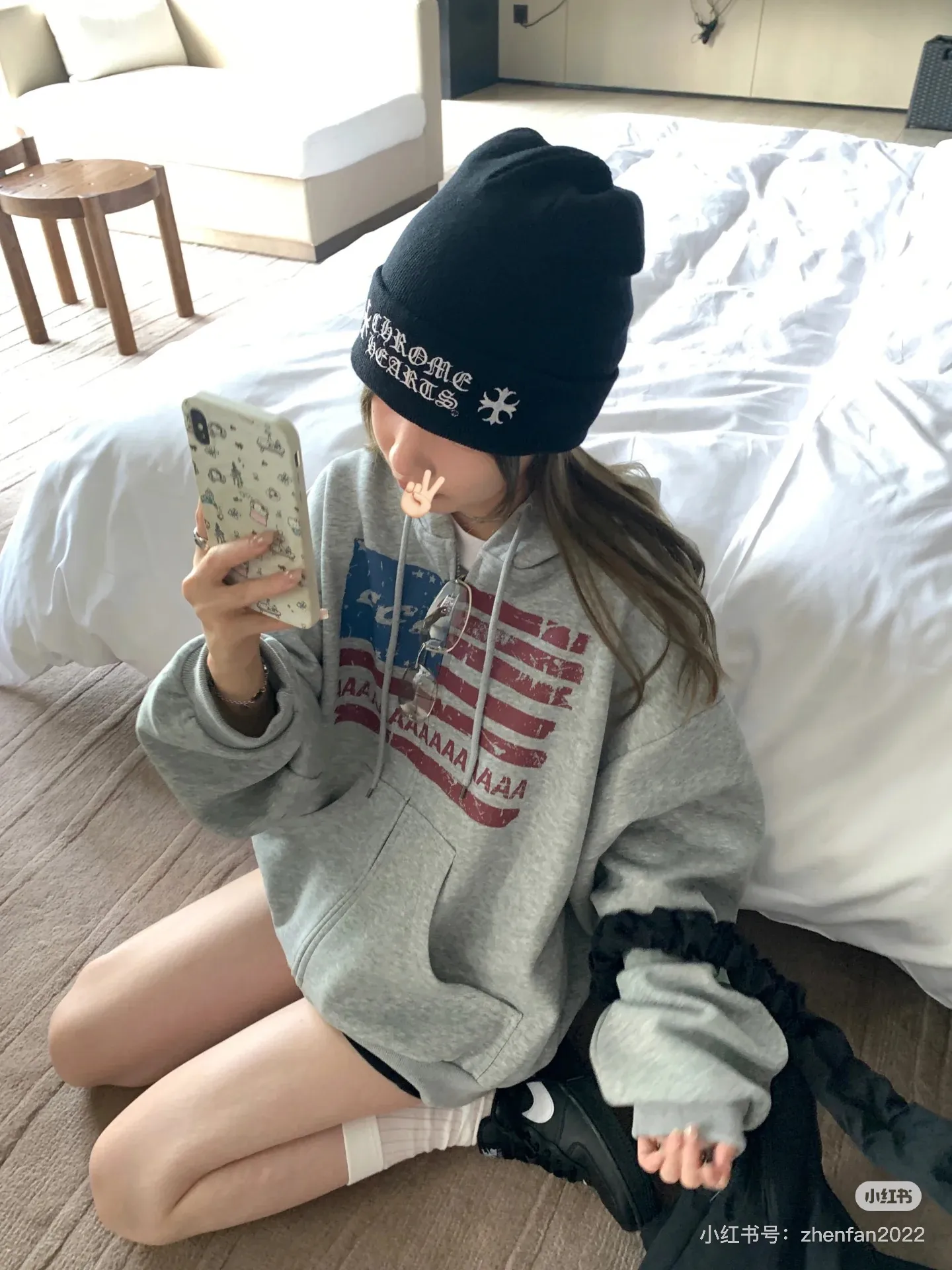 P50 🤍Chrome hearts new autumn and winter cross embroidered letter knitted hat🧶 One of the must-have hats in autumn and winter~ It really looks good on whoever wears it~, it is also a perfect match in black and white and gray in autumn~